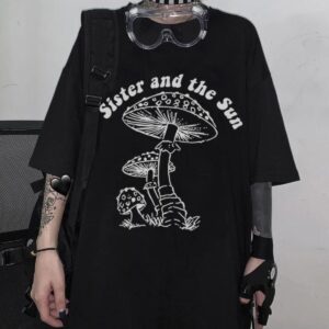 Sister And The Sun Mushrooms (unisex) T-shirt - Görsel 3
